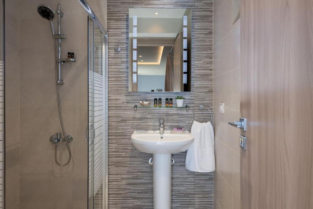 M City Apartments, Garden 1 Hriszí Aktí Haniá Kültér fotó